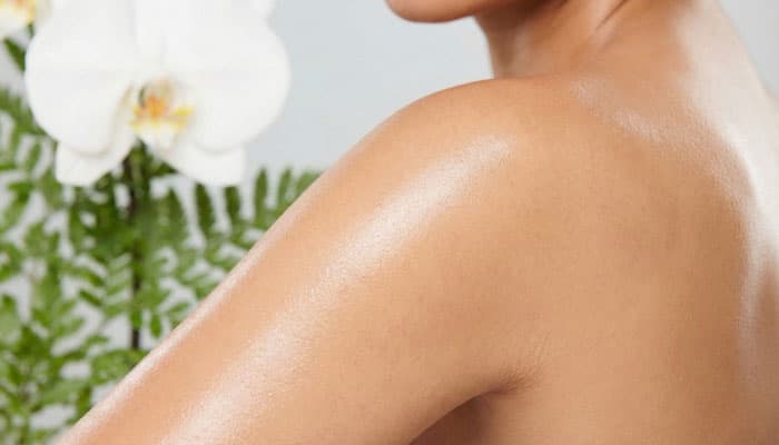 Calm model with hydration mask